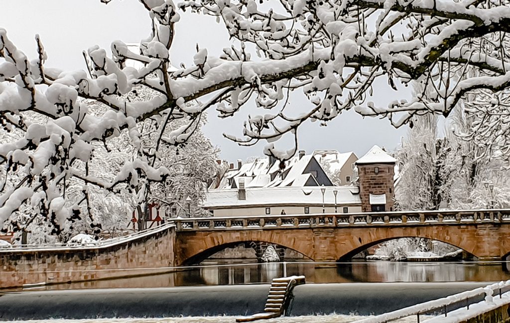 Nürnberger Maximilianbrücke im Winter